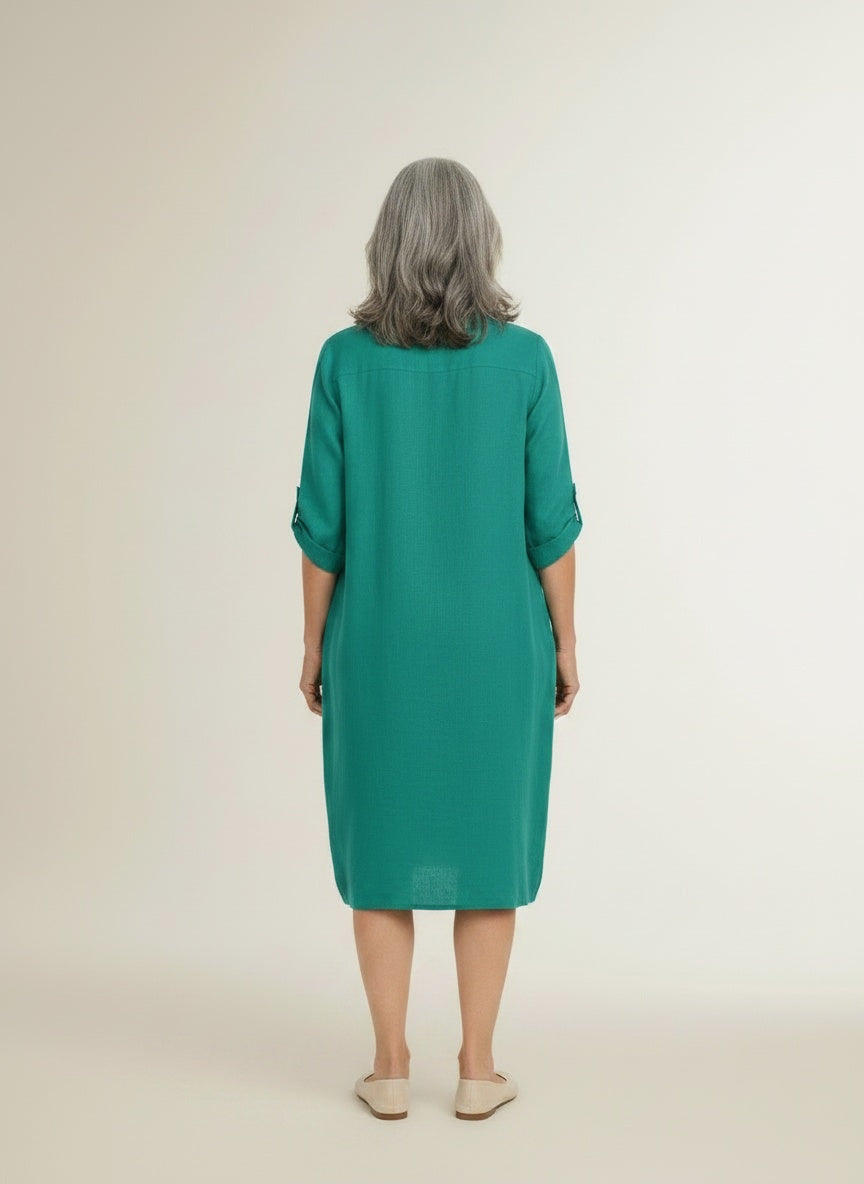 Back pose of the model wearing Midi-jurk voor dames met V-hals en driekwartmouwen