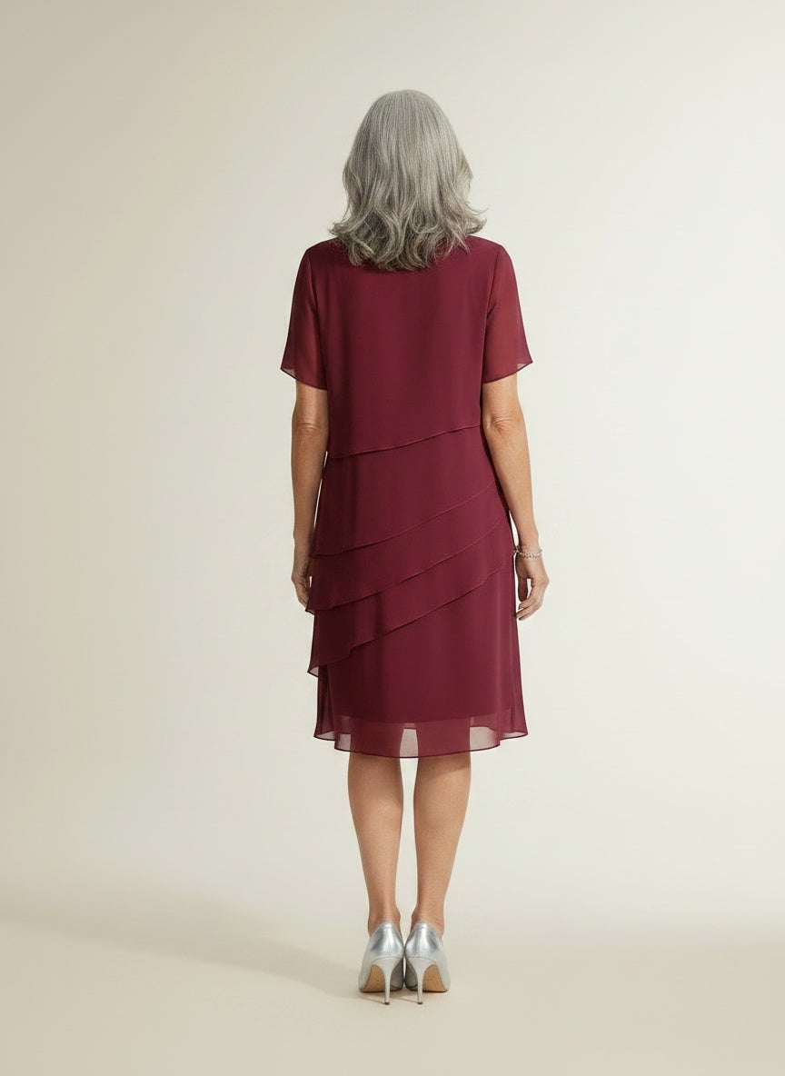 Back pose of the model wearing Chiffon midi-jurk met volants en korte mouwen voor dames