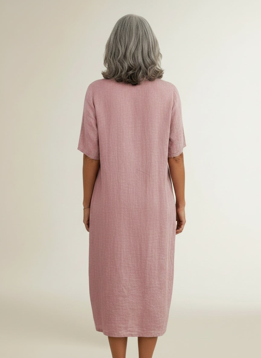 Back pose of the model wearing Midi-jurk van linnen en katoen voor dames – fris en veelzijdig