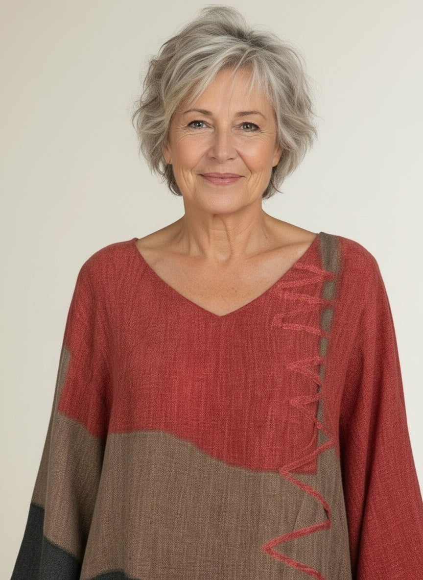 Close-up of the model wearing T-shirt voor dames – casual snit en tijdloos comfort