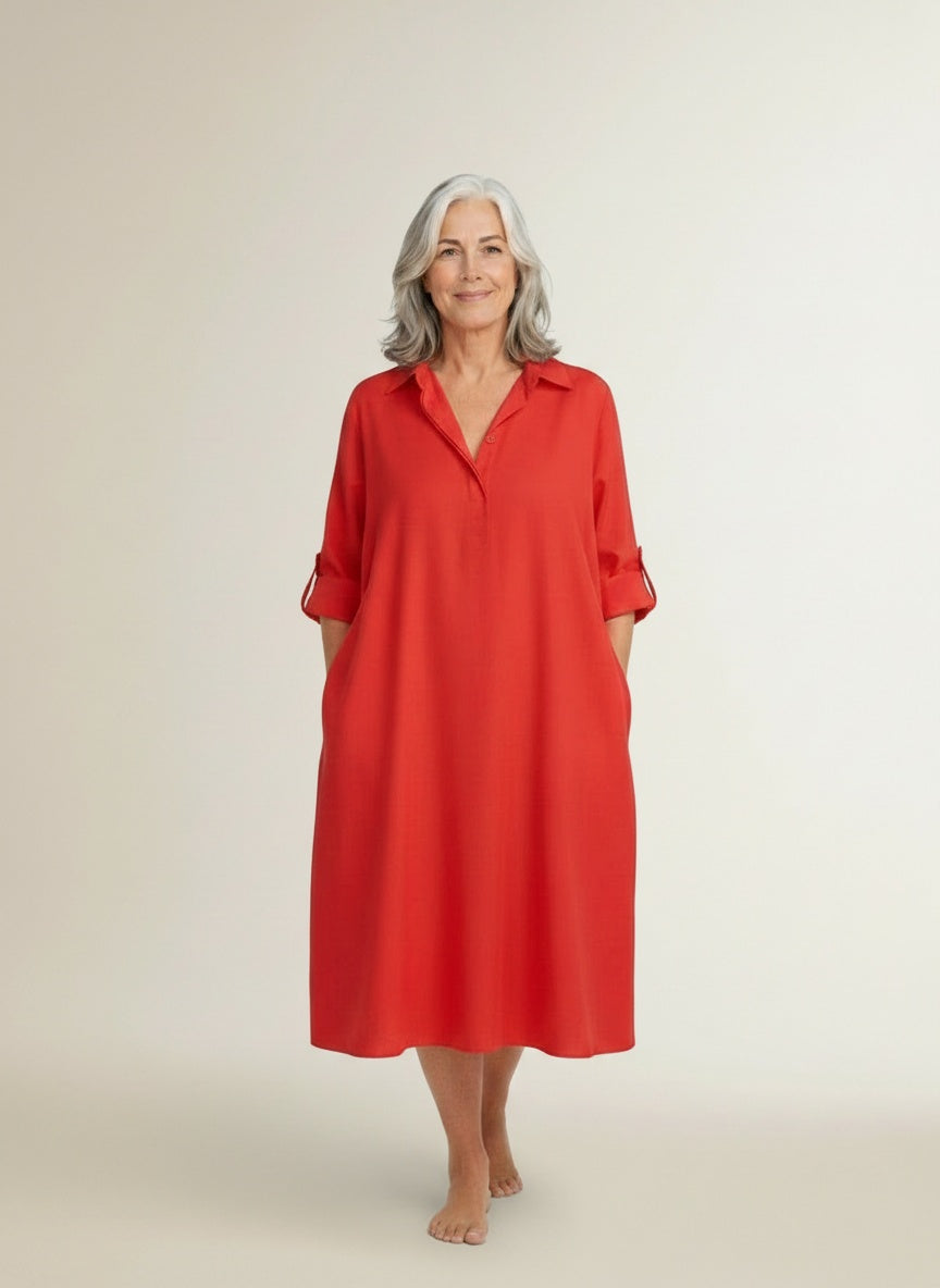 Full body view of the model wearing Overhemdjurk met knoopsluiting voor dames – veelzijdig en verzorgd